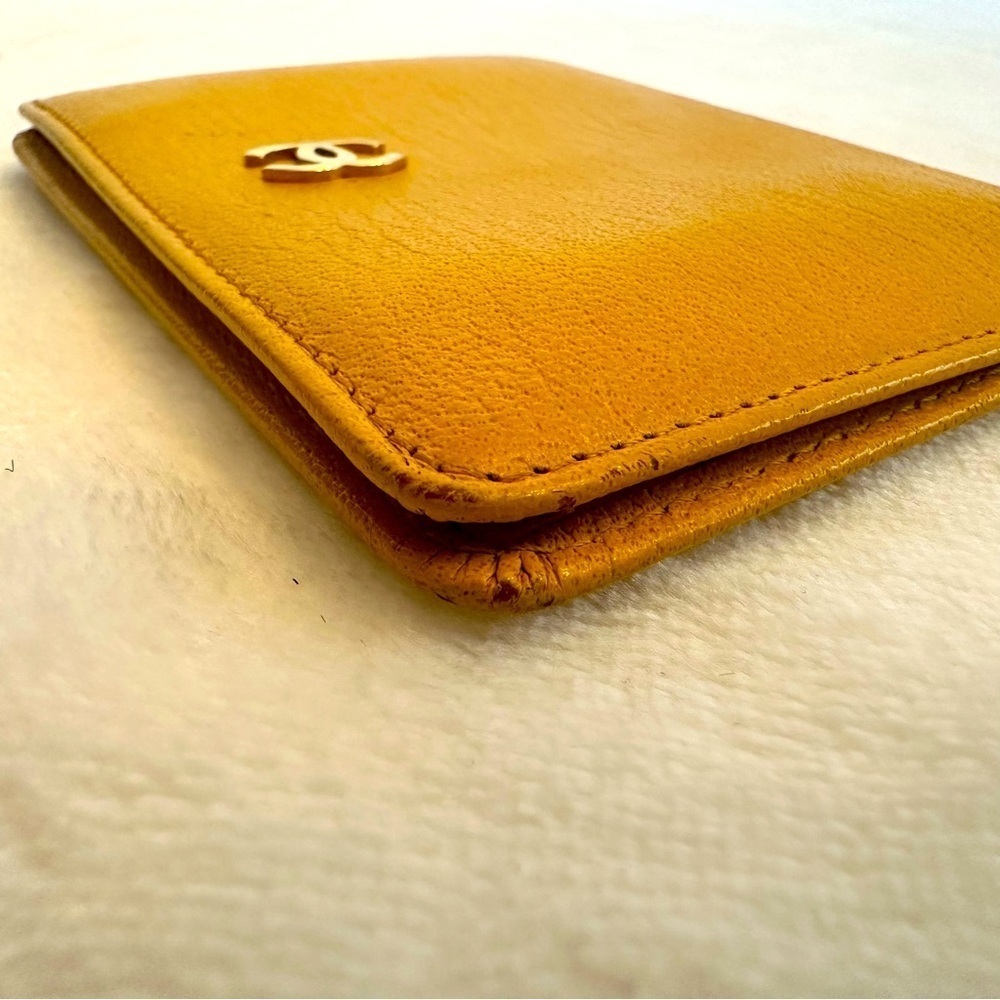 Vintage Chanel Yellow Leather Card Holder
Pre Owned - Picture 6 of 11